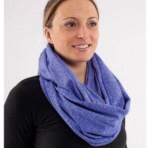 EC Lululemon Infinity Scarf Heathered Pigment Blue